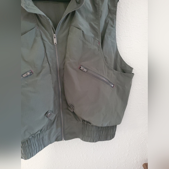 Free People movement off the grid vest army green Hiking - mayfly Large Nwot - Picture 6 of 11